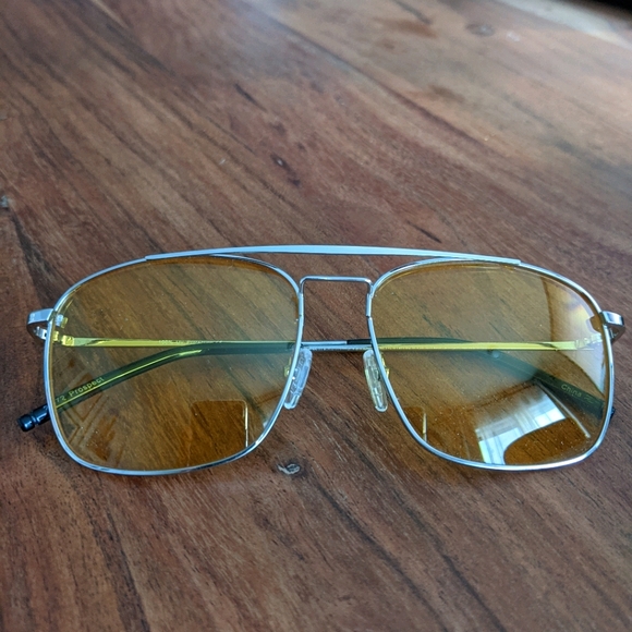 Yellow tinted sunglasses with silver frame - Picture 1 of 1